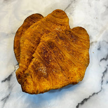 Load image into Gallery viewer, Flattened Croissant 扁可頌- Hojicha 日本直送焙茶 （1pc)