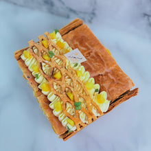 Load image into Gallery viewer, Homemade Napoleon 16cm ( selection of flavors: Mango 🥭, Strawberry 🍓)