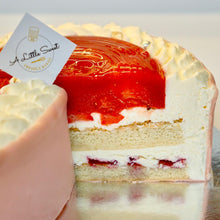 Load image into Gallery viewer, 6” Strawberry Fresh Cream Cake