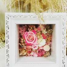 Load image into Gallery viewer, Preserved Flower Decorations